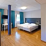 Spoton Hostel & Sportsbar