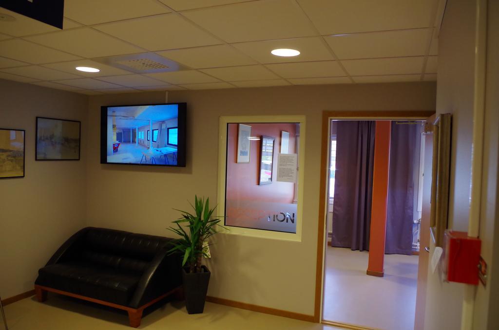 Vandrarhem Spoton & Sportsbar *