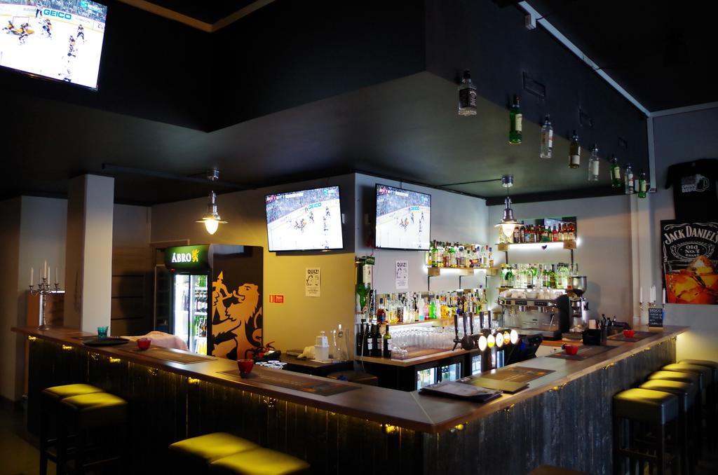 Vandrarhem Spoton & Sportsbar *